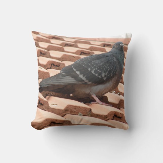 Rooftop Pigeon Pillow Kudde (Framsida)