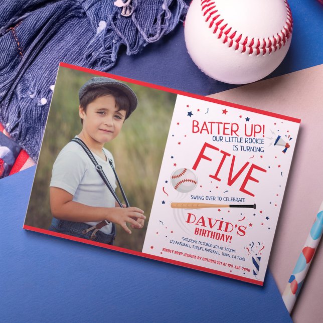 Rookie Batter Up Red Baseball Photo Birthday Inbjudningar (Skapare uppladdad)