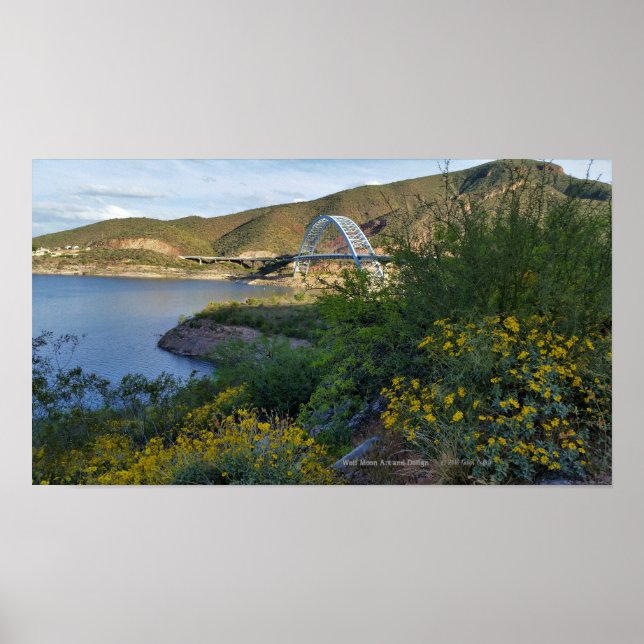 Roosevelt Sjö Bridge Arizona Gult Wildblommor Poster (Framsidan)