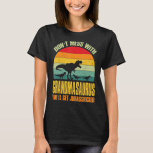 Rör inte Farmorsaurus, du kommer få Jurasskick T Shirt