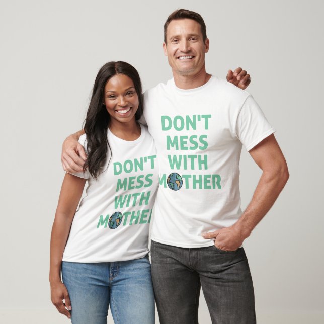 Rör inte mamman! t shirt (Unisex)