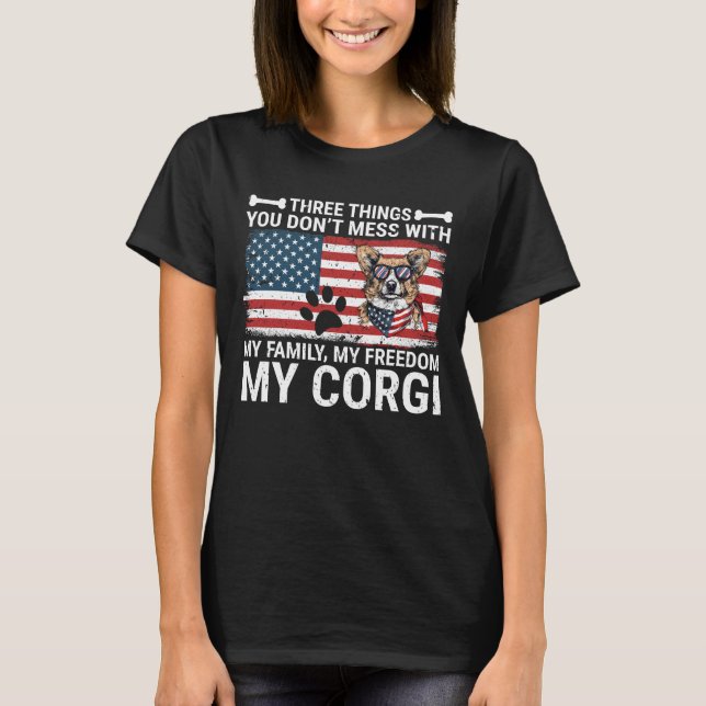 Rör Inte Min Familjs Frihets Corgi T Shirt (Framsida)