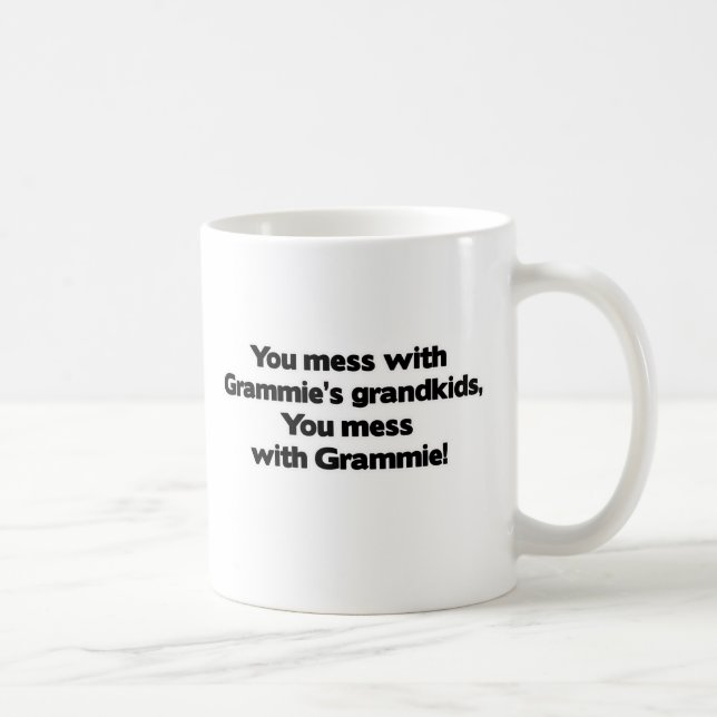 Röra inte med Grammies barnbarn Kaffemugg (Höger)