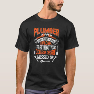Rörmos med rörmokerpipef för högskolediplom t shirt