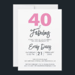 Rosa 40 och Fabulous | 40:e födelsedagen Party Inbjudningar<br><div class="desc">En chic,  elegant,  40-årsfotoinbjudan kan du anpassa och skicka ut för din 40-födelsedagsfests firande. Ord "40 och Fabulous" i svartvitt och rosa ställs in med hjälp av elegantens kalligrafi och modern typografi. Enbart designad för dig med Lycklig Dolphin Studio! @glydolphinstudio</div>
