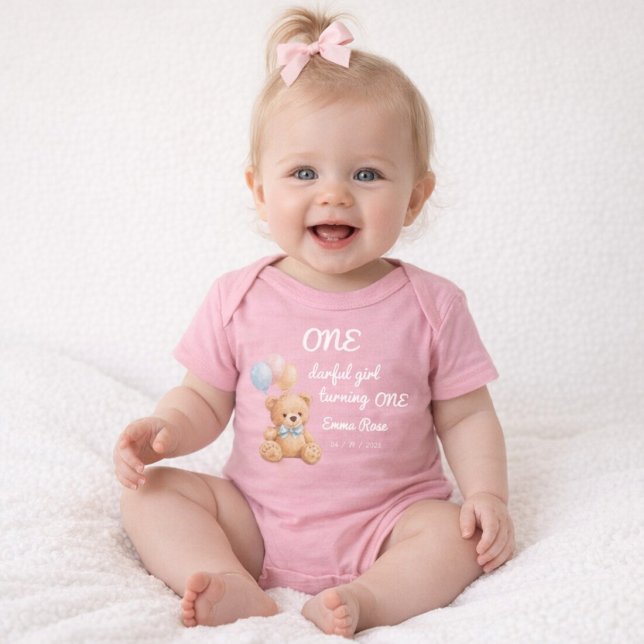 Rosa akvarell Teddybjörn Flickas 1-års födelsedag T Shirt (Skapare uppladdad)