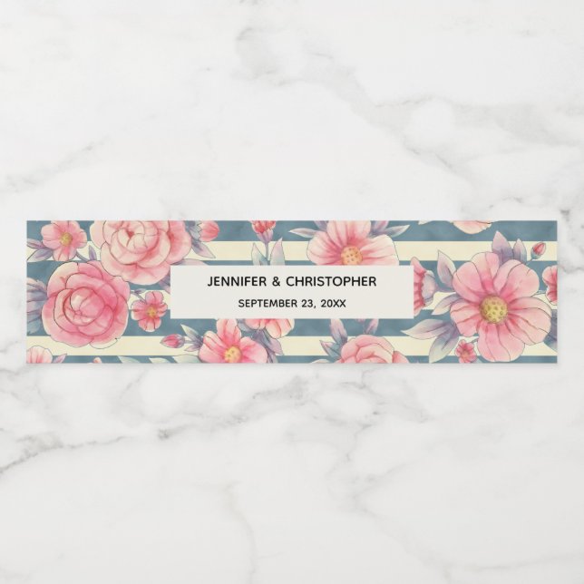 Rosa akvarellblommor på randig bröllop vattenflaskor etikett (Singel etikett)