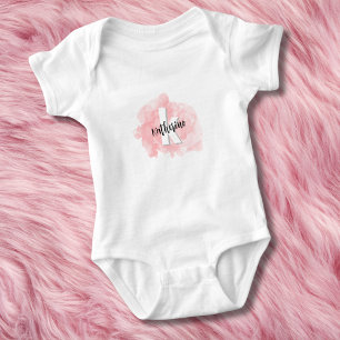 Rosa akvarellmonogram för flickbaby t shirt