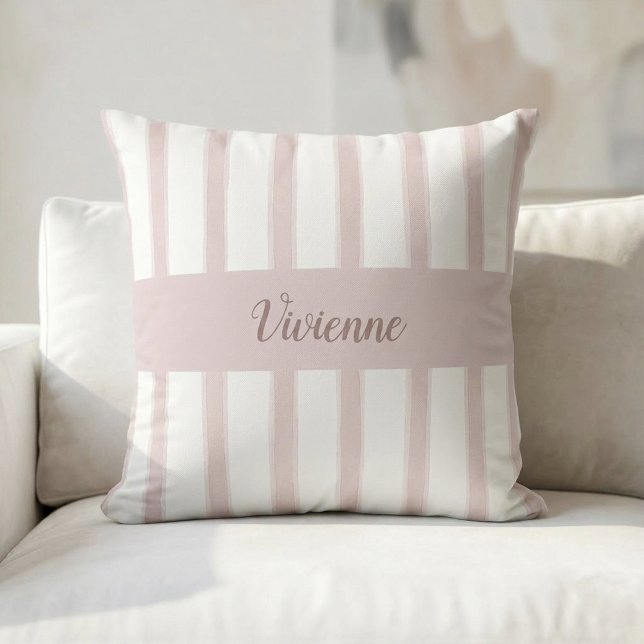 Rosa akvarellrandiga monogramnamn kudde (Blush Pink Watercolor Stripes Monogram Name Throw Pillow)