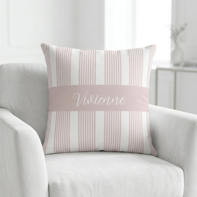 Rosa akvarellrandiga monogramnamn kudde (Blush Pink Watercolor Stripes Monogram Name Throw Pillow)