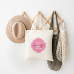 Rosa Anpassningsbar Personlig Monogram Tygkasse<br><div class="desc">Cute Girly Modern Tote Bag med Anpassningsbar Personlig Namn och Initial Monogram i Vintagen Marocko Quatrefoil Klöver Shape Ram Gräns</div>