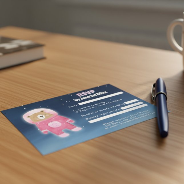 Rosa Astronaut Bear Space-ThLED-OSA kort (Pink Astronaut Bear Space-Themed RSVP Card.)