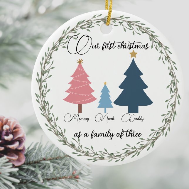 Rosa av foton från baby i jul och blått träd julgransprydnad keramik (Skapare uppladdad)