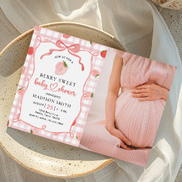 Rosa av jordgubbsbär Gingham Girl Baby Shower Phot Inbjudningar
