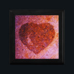 rosa av korall minnesask<br><div class="desc">Anpassa lilan i hjärtat i kärlek Anpassa lilan i hjärtat i kärlek från Sandy Closs Valentine, Valentineser, "Alla hjärtans dag", Red Heart, lila, kärlek, hjärta, älskare, bröllop, bröllop, Romantik, Anpassningsbar eller Redo precis som det kommer: Anpassa med din egen namn, mönster, design, offert, monogram eller fotografi. Använda coola, bilder, grafik...</div>