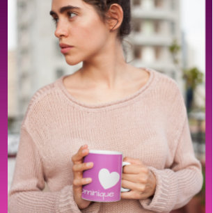 Rosa av plommon - Mugg av övertoningskaffe med hjä