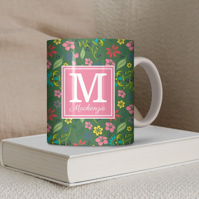 Rosa av skogsskogens Grönt i Girly Bohemian Flower Kaffemugg (Girly Bohemian Flowers Forest Green Pink Monogram Coffee Mug)