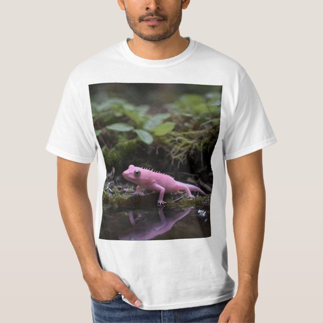 Rosa Axolotl ner vid floden. T Shirt (Framsida)
