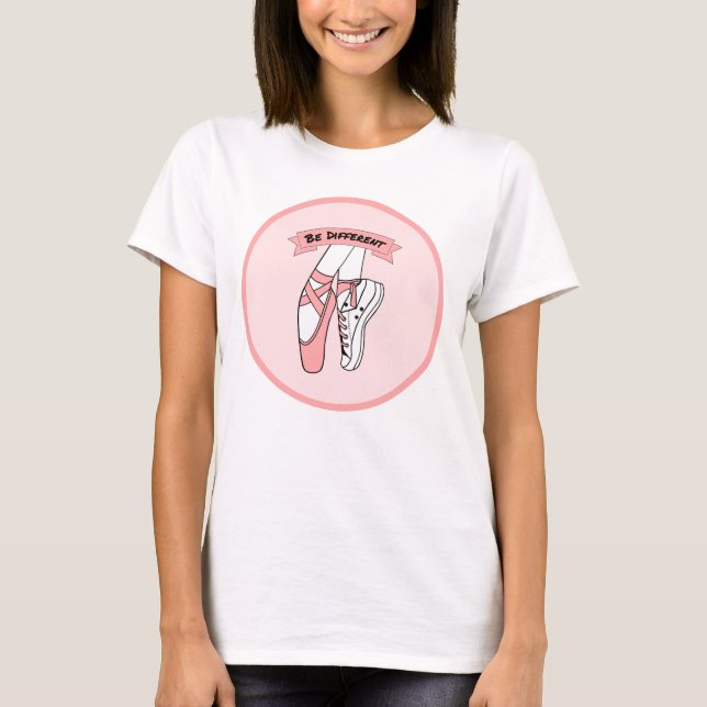 Rosa Ballet Shoes T Shirt (Framsida)