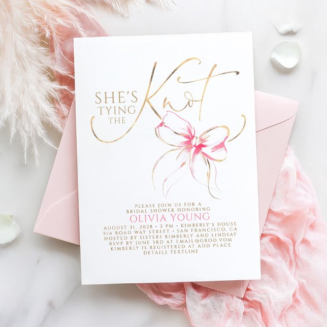 Rosa band elegant modern minimalist bröllopsfest inbjudningar (She's Tying The Knot Bridal Shower Invitation with Pink Bow)
