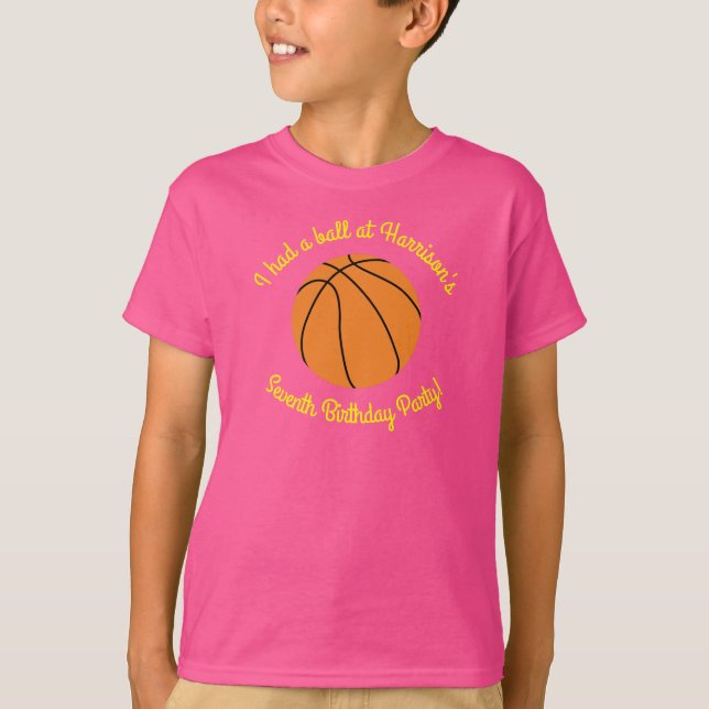 Rosa Basketball Födelsedagsfest T Shirt (Framsida)