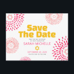 Rosa Bat mitzvah Spara datum Modern Starburst Inbjudan Vykort<br><div class="desc">Se till att alla dina vänner och släktingar kan fira din dotters milstolpe Bat mitzvah! Skicka ut den här roligten, boho retro, personlig "Save the Date"-vykort. Retro-shock rosa och korallblommor börjar med David-stjärnor, liksom modig shock rosa och mörk-grått-sans serif-typografi, täcker över en ren vit bakgrund. Anpassa anpassningsbarna till Bat mitzvah...</div>