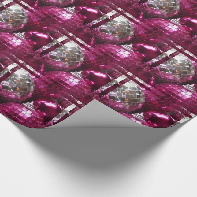 Rosa Baubles som omsluter pappert Presentpapper (Hörn)