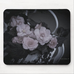 Rosa Begonias Reston Bench - Mousepad Musmatta