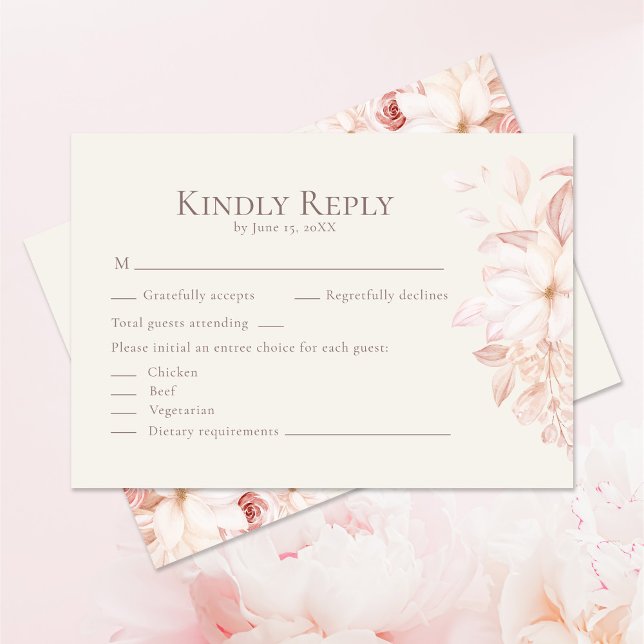 Rosa Beige Blommig Bröllops-Svarskort Tack Kort (Romantic Beige and Pink Roses Wedding RSVP Card on pastel pink table with pink roses.)