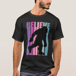 Rosa Bigfoot tror att Yeti Magic Mystical Legends T Shirt