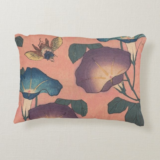 Rosa binbloms klassiska Hokusai-konst Prydnadskudde (Baksidan)