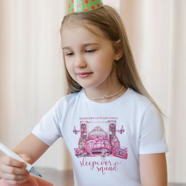 Rosa Birthday Personlig Sleepover squad T Shirt (Skapare uppladdad)