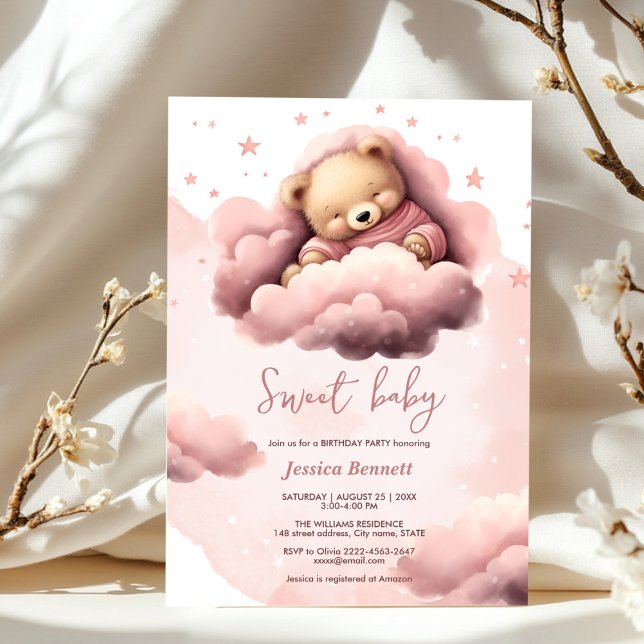 Rosa björn på moln baby födelsedag inbjudningar (Cute sleeping bear in pink clouds baby shower)