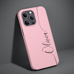 Rosa Black Elegant Calligraphy-skript Namn<br><div class="desc">Rosa Black Elegant Calligraphy Script Anpassningsbar Personlig Namn iPhone 14 Smart Phone Case har en modern och enkel design för trendig och snyggt med personligen namn i elegant i rosa-handskriven calligraphy-skripttypografi på mjuk -bakgrund. Designad av ©Evco Studio www.zazzle.com/store/evcostudio</div>