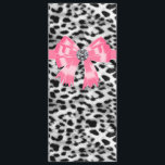 Rosa Black Leopard Bröllopsprogram Template Program<br><div class="desc">Elegantens rosa båge med diamantcentrum rosa svarta leopard bröllop, party & event-programmall. Den här inbjudan till rosa leopard från chic fungerar underbart för en rosa leopard födelsedagsfest inbjudan, inbjudan till rosa leopard-bröllop, inbjudan till rosa svartleopard-babydusch, rosa Black leopard bat mitzvah inbjudan och andra särskilda tillfällen. Lägg till dina detaljer i...</div>