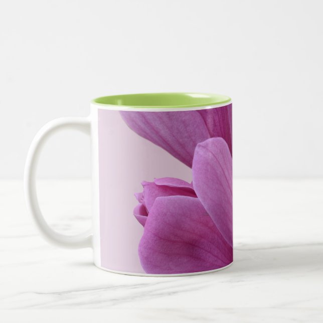 Rosa blek Magnolia  Två-Tonad Mugg (Vänster)