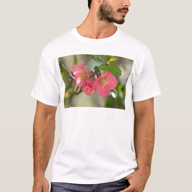 Rosa Blommar Quince Glow T Shirt (Framsida)
