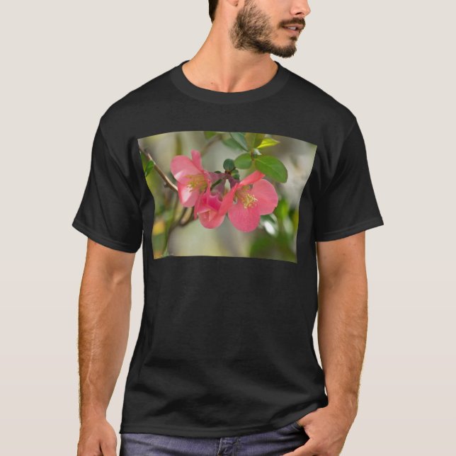 Rosa Blommar Quince Glow Tee Shirt (Framsida)