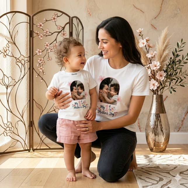 Rosa blommig första mors dag anpassad minnessak t shirt (Skapare uppladdad)