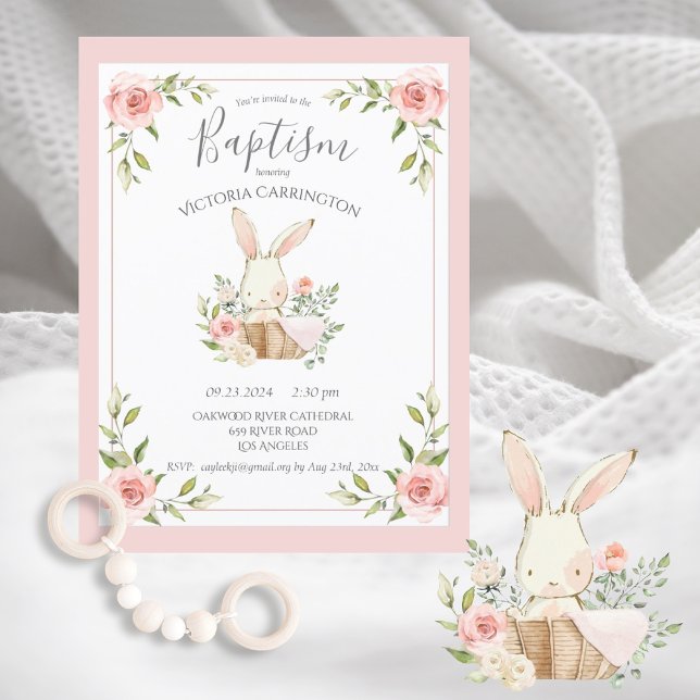 Rosa Blommigt Bunny Baptism Christening-inbjudan Vykort (Skapare uppladdad)