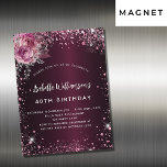 Rosa blommigt glitter lyx i dagsljus magnetisk inbjudningskort<br><div class="desc">För en elegant 40:e (eller någon ålder) födelsedagsfest. En burgundisk övertoningsbakgrund färg. Dekoreras med rosa faux glitter-gnistor och blommigtar. Anpassa och lägg till information om namn,  ålder och party. Namn är skrivet med ett handskript i stil</div>
