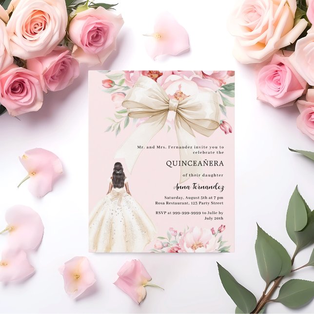 Rosa-blommigt-kräm-klänning Quinceanera-inbjudan (Skapare uppladdad)