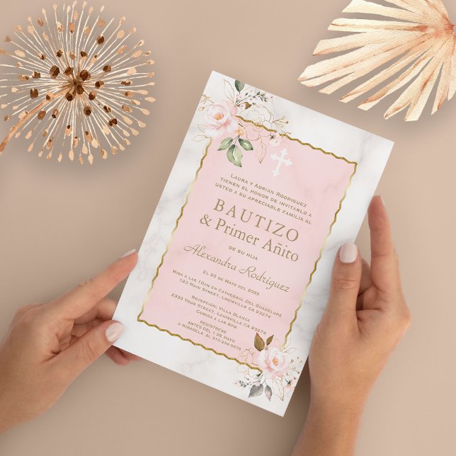 Rosa Blommigt Marble Spansk 1:a födelsedag Inbjudningar (Skapare uppladdad)