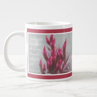 Rosa blommigt, med versaler från Psalm 31:24 Jumbo Mugg