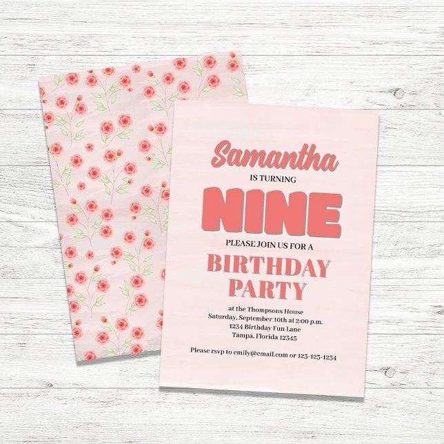Rosa Blommigt Nionde födelsedagstjuvmallen Party Inbjudningar (Girl's ninth birthday party invitation.)