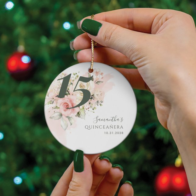 Rosa Blommigt Quinceanera 15:e födelsedagsgrej Julgransprydnad Keramik (15th Birthday Party Swag Ornament)