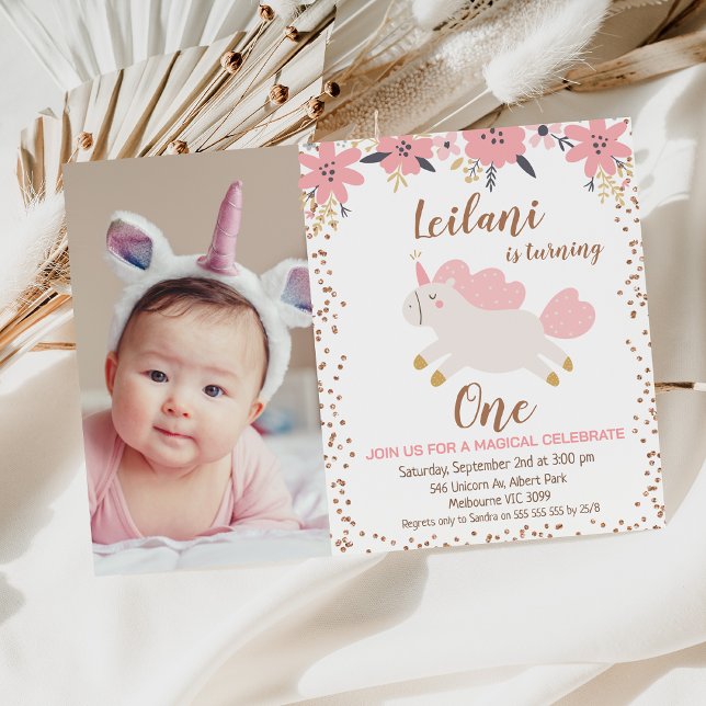 Rosa Blommigt Ro Guld Unicorn 1:a födelsedag Inbjudningar (Pink Floral Unicorn 1st Birthday Invitation TEMPLATE, Cute Unicorn Pink Floral Rose Gold Glitter )