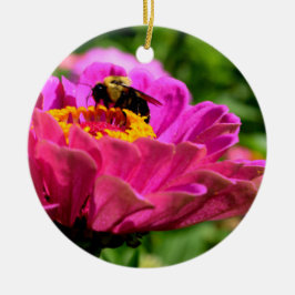 Rosa blommigt Rosa Zinnia med humla Julgransprydnad Keramik