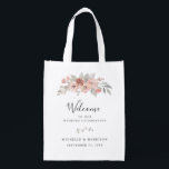 Rosa Blommigt Välkomstpåse för vattenfärg i Bröll Återanvändbar Påse<br><div class="desc">Den här välkomstpåsen för gästen i elegant bröllop har vattenfärgbilder med  rosa och sage grönt blommigt med klassisk serif-typografi. Se samlingen för koordinerande element och meddela mig om du behöver ett objekt som inte finns i samlingen ännu.</div>