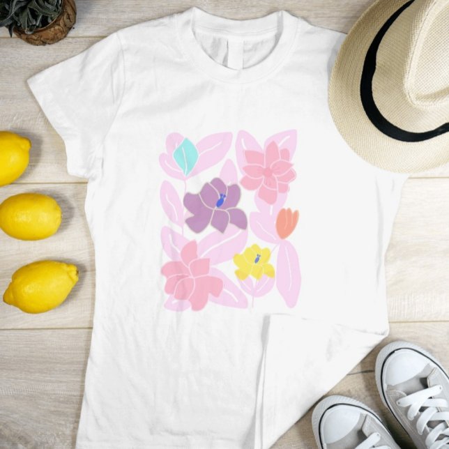 Rosa blommor modern söt mode feminine t shirt (White pink floral t-shirt for women. Pretty watercolor pink yellow tshirt for fashion girls. )